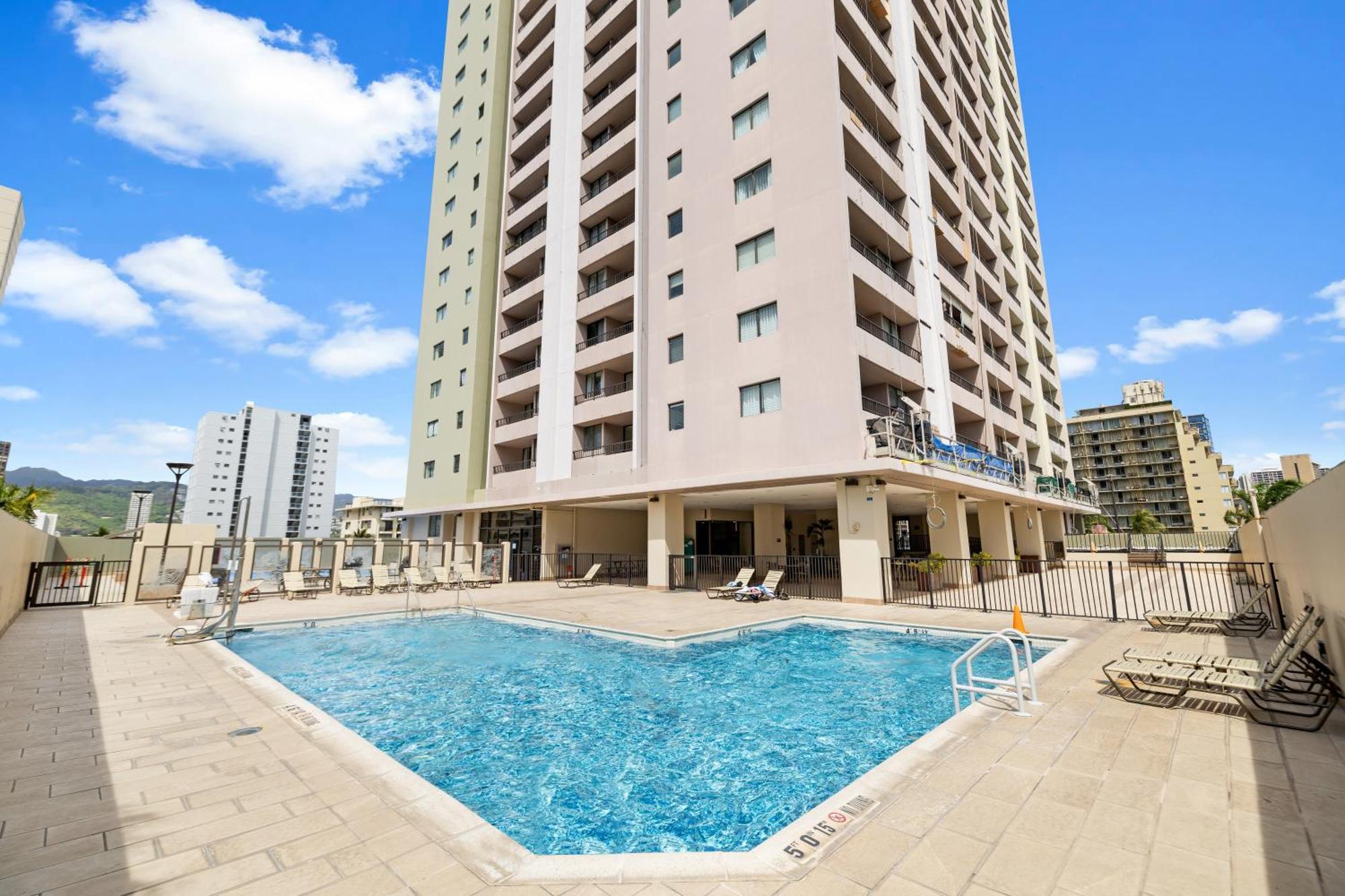Royal Kuhio 1713 - Spacious With Stunning Views In The Heart Of Waikiki! Holiday home