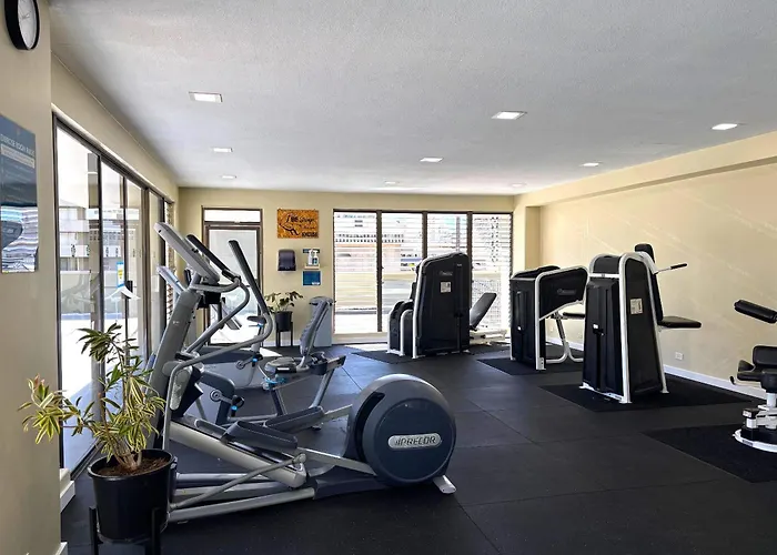Royal Kuhio 1713 - Spacious Studio With Stunning City Views In The Heart Of Waikiki!