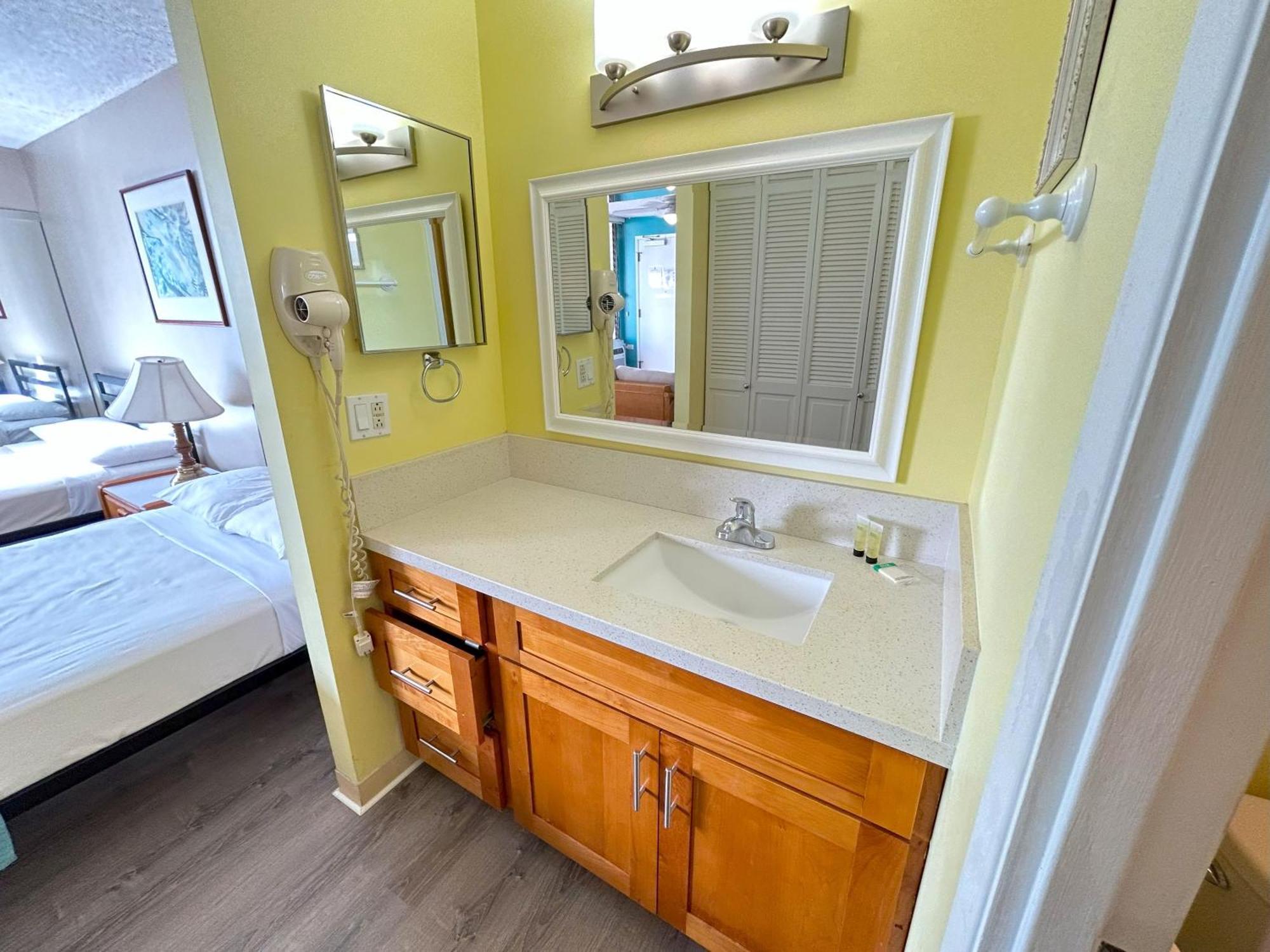 Royal Kuhio 1713 - Spacious With Stunning Views In The Heart Of Waikiki! Holiday home *