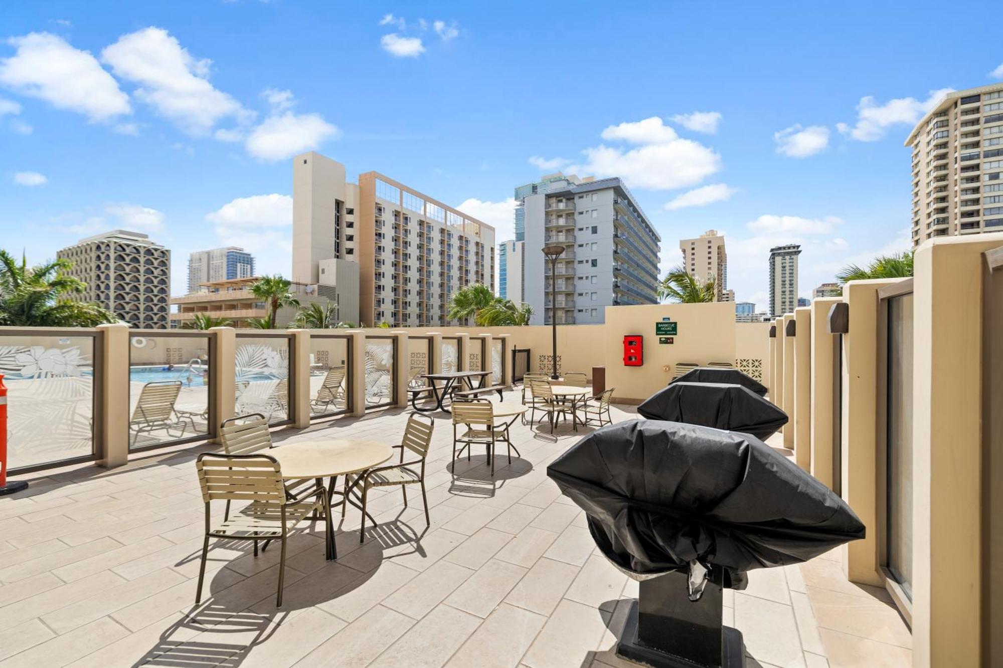 Royal Kuhio 1713 - Spacious With Stunning Views In The Heart Of Waikiki! Holiday home Honolulu